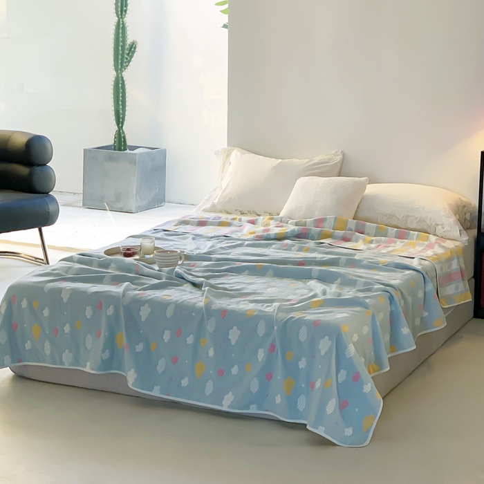 91家纺网 家纺一手货源 找家纺 爱港家纺 2024新款全棉六层毛巾被夏凉被纱布毯 蓝云