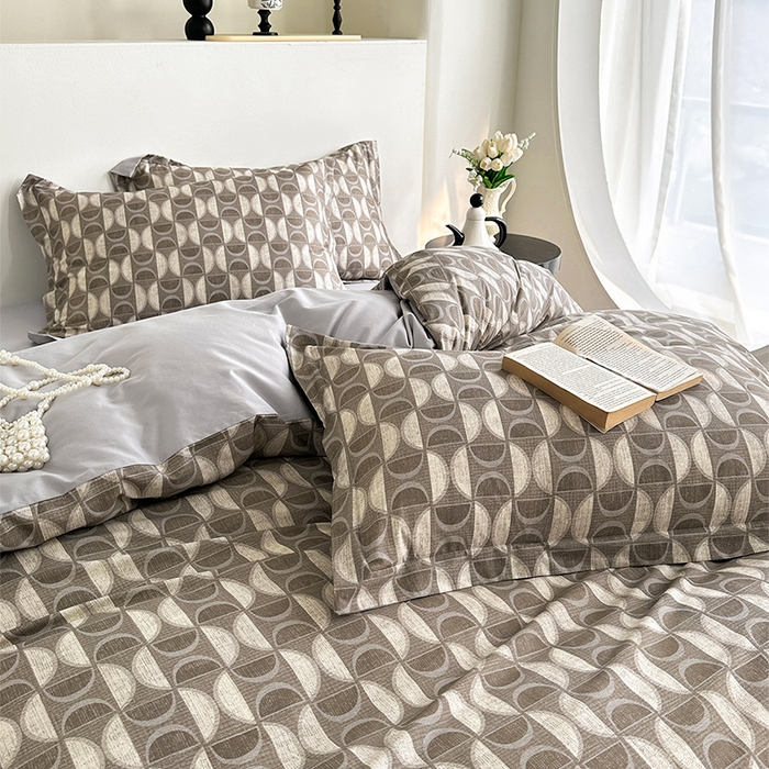 91家纺网 家纺一手货源 找家纺  元元被芯 2024新款全棉长绒棉数码印花四件套全棉四件套纯棉四件套 几何汇-咖