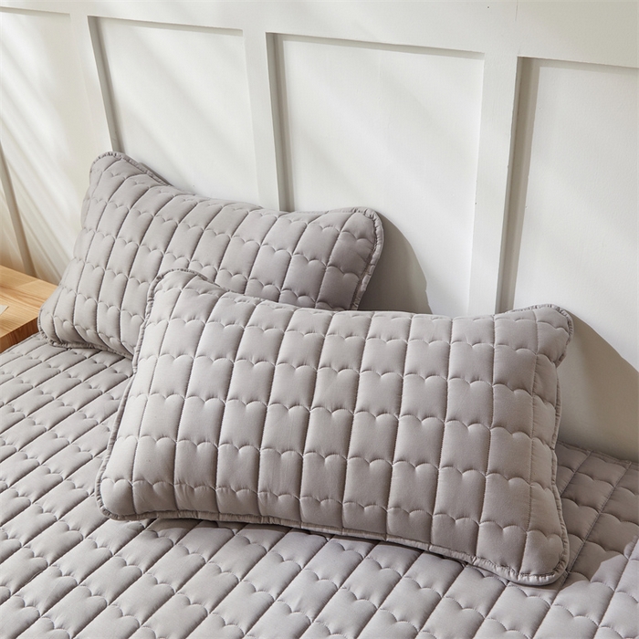 91家纺网 家纺一手货源 找家纺 雯豆家纺 2024新款A类全棉纯棉夹棉床笠三件套印花床笠 全棉夹棉床笠-经典灰