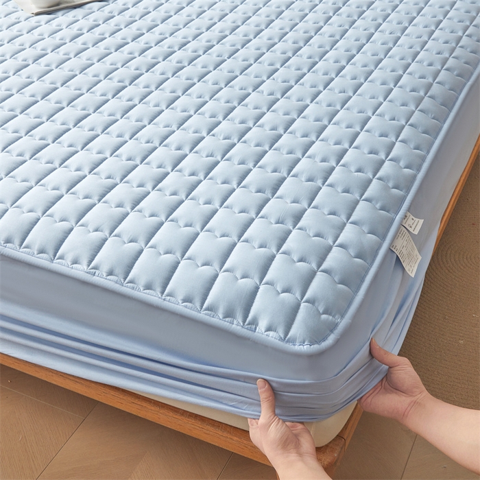 91家纺网 家纺一手货源 找家纺 雯豆家纺 2024新款A类全棉纯棉夹棉床笠三件套印花床笠 全棉夹棉床笠-云川蓝