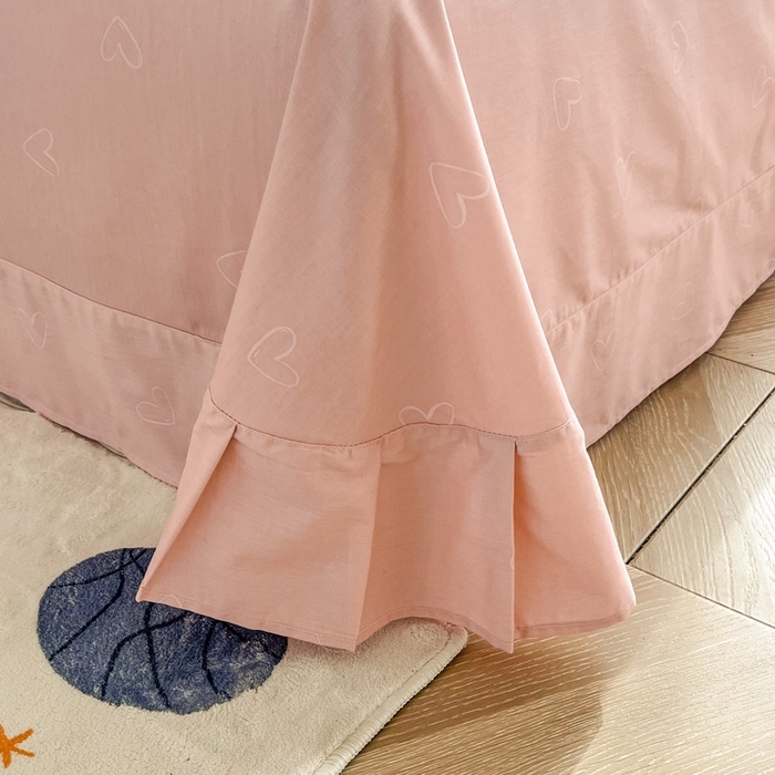 91家纺网 家纺一手货源 找家纺 艾迪尚 2025新款133X76宽幅全棉印花单床单 初恋心语-粉