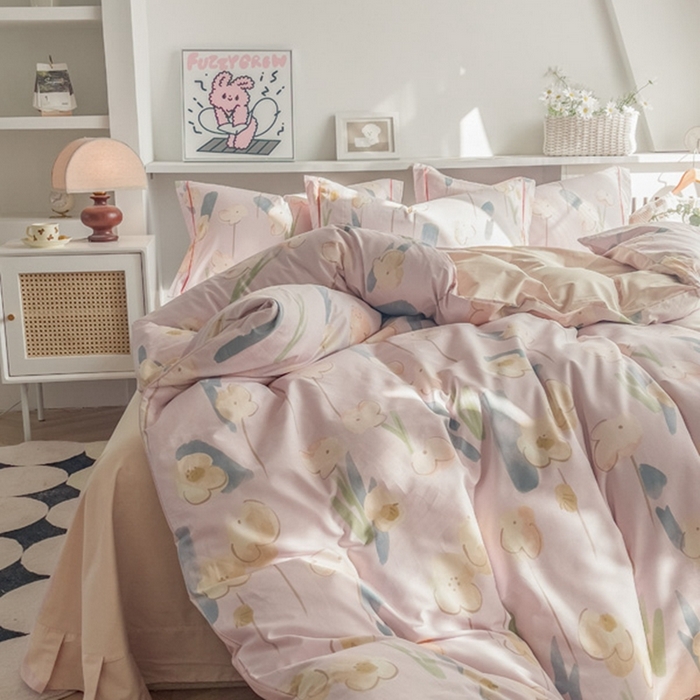 91家纺网 家纺一手货源 找家纺 艾迪尚 2025新款133X76宽幅全棉印花四件套（有单品+可定制） 木槿-粉