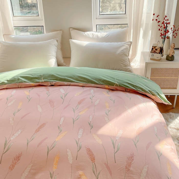 91家纺网 家纺一手货源 找家纺 艾迪尚 2025新款133X76宽幅全棉印花单被套 秋言—粉