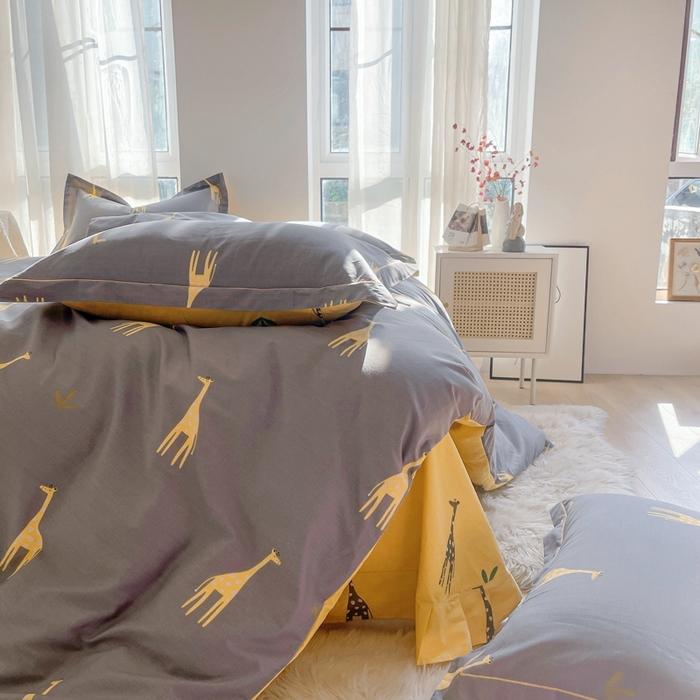 91家纺网 家纺一手货源 找家纺 艾迪尚 2025新款133X76宽幅全棉印花四件套（有单品+可定制） Mr鹿—咖