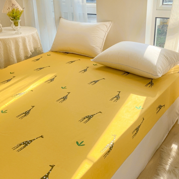 91家纺网 家纺一手货源 找家纺 艾迪尚 2025新款133X76宽幅全棉印花单床笠 Mr鹿—咖