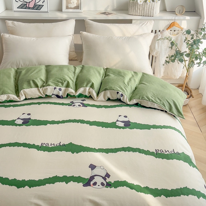 91家纺网 家纺一手货源 找家纺 艾迪尚 2025新款133X76宽幅全棉印花单被套 熊猫乐园-绿