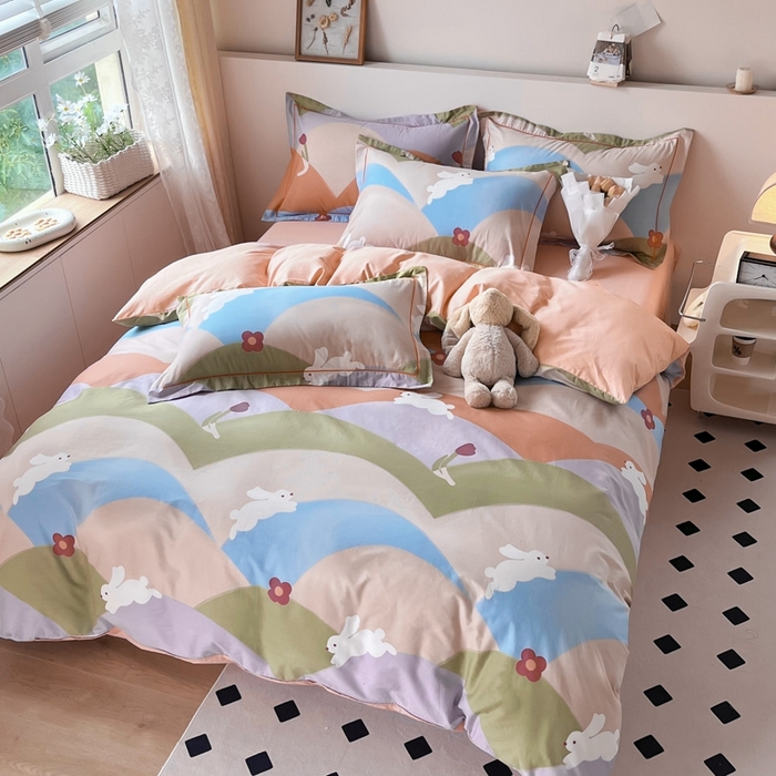 91家纺网 家纺一手货源 找家纺 艾迪尚 2025新款133X76宽幅全棉印花四件套（有单品+可定制） 彩色兔园