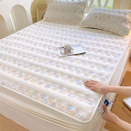 91家纺网 家纺一手货源 找家纺 尊康家纺（原磊科） 2024新款亲肤奶昔棉夹棉床笠-星空 星空-奶油白