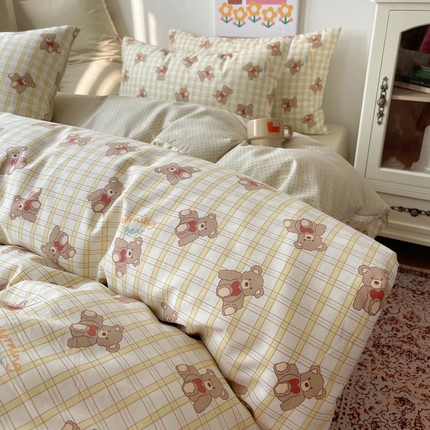 91家纺网 家纺一手货源 找家纺 六巷胡同 2024新款ins可爱卡通风AB版系列四件套第五系 早安小熊