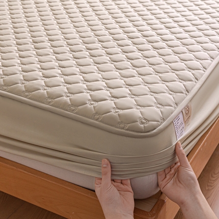 91家纺网 家纺一手货源 找家纺 （总）摩妮卡 2025新款简约亲肤夹棉爱心款床笠