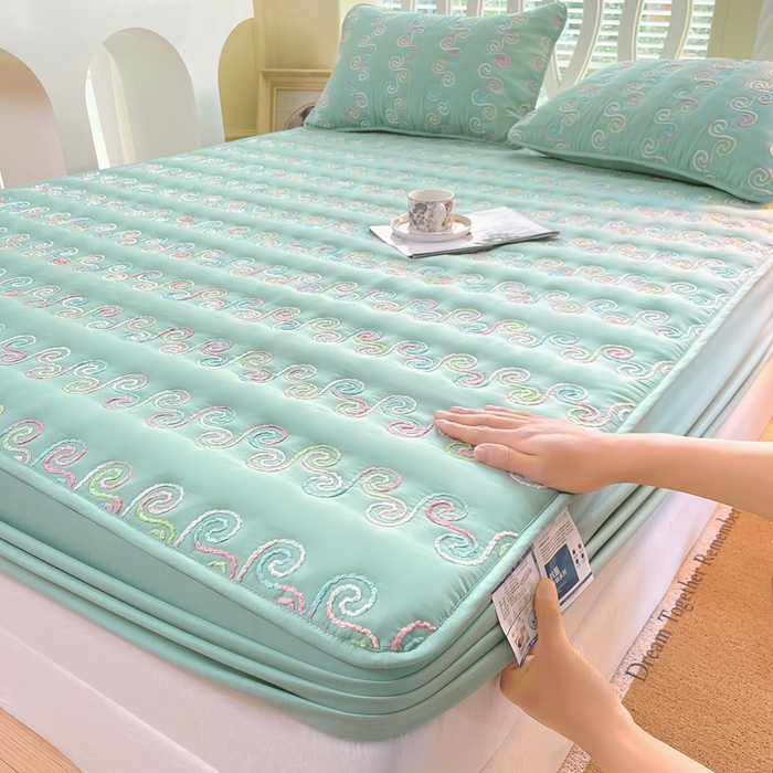 91家纺网 家纺一手货源 找家纺 尊康家纺（原磊科） 2024新款亲肤奶昔棉夹棉床笠-星空 星空-水绿