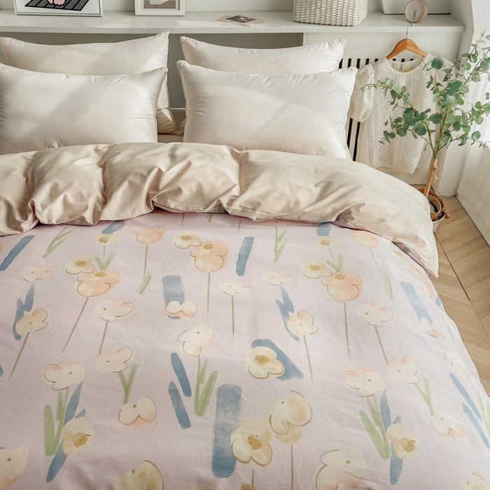 91家纺网 家纺一手货源 找家纺 艾迪尚 2025新款133X76宽幅全棉印花单被套 木槿-粉