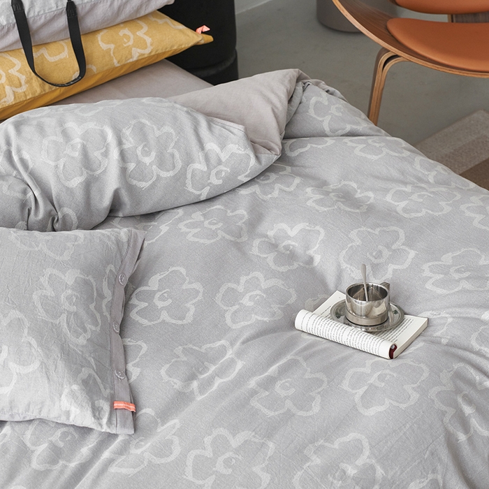 91家纺网 家纺一手货源 找家纺 安莱生活 2024新款双层纱大提花悠然纽扣宽边工艺款 悠然-银灰