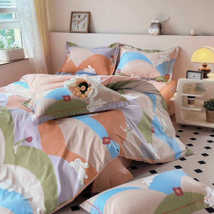 91家纺网 家纺一手货源 找家纺 艾迪尚 2025新款133X76宽幅全棉印花四件套（有单品+可定制） 彩色兔园