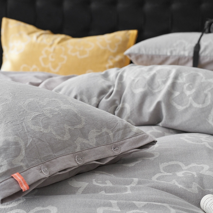 91家纺网 家纺一手货源 找家纺 安莱生活 2024新款双层纱大提花悠然纽扣宽边工艺款 悠然-银灰