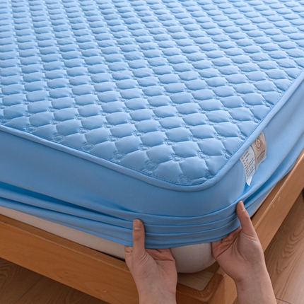 91家纺网 家纺一手货源 找家纺 （总）摩妮卡 2025新款简约亲肤夹棉爱心款床笠