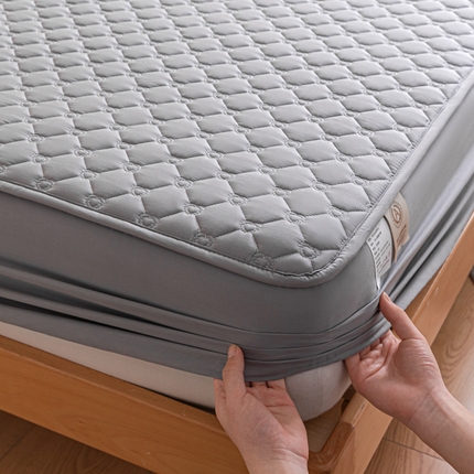 91家纺网 家纺一手货源 找家纺 （总）摩妮卡 2025新款简约亲肤夹棉爱心款床笠