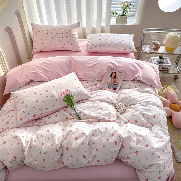 91家纺网 家纺一手货源 找家纺 潮邦创意家居 2025新款全棉13070多风格纯棉四件套 草莓兔兔