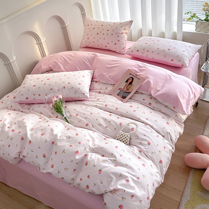 91家纺网 家纺一手货源 找家纺 潮邦创意家居 2025新款全棉13070多风格纯棉四件套 草莓兔兔