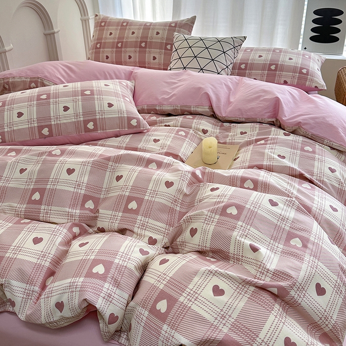 91家纺网 家纺一手货源 找家纺 潮邦创意家居 2025新款全棉13070多风格纯棉四件套-简约条格系列 美菱格 粉