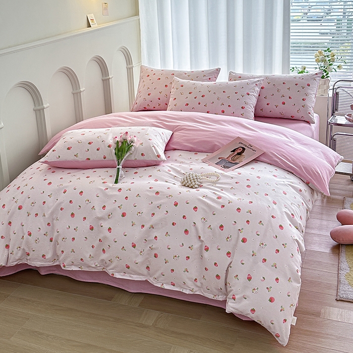 91家纺网 家纺一手货源 找家纺 潮邦创意家居 2025新款全棉13070多风格纯棉四件套 草莓兔兔