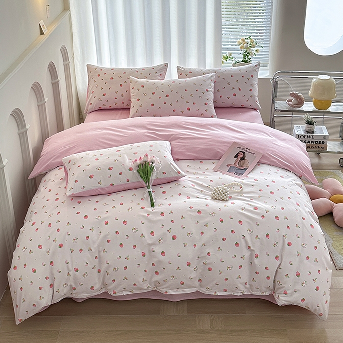 91家纺网 家纺一手货源 找家纺 潮邦创意家居 2025新款全棉13070多风格纯棉四件套 草莓兔兔