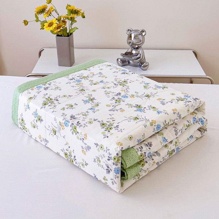 91家纺网 家纺一手货源 找家纺 鑫棉坊 2024新款新疆棉全棉印花棉花夏被 斐叶花影-绿