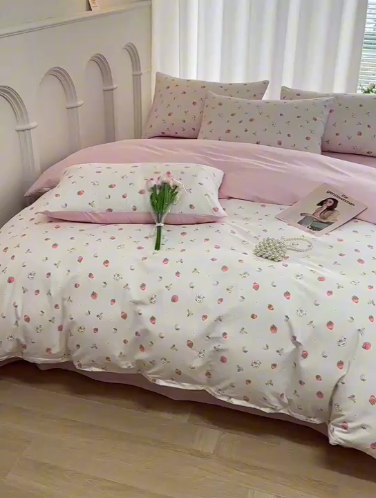 91家纺网 家纺一手货源 找家纺 潮邦创意家居 2025新款全棉13070多风格纯棉四件套 草莓兔兔