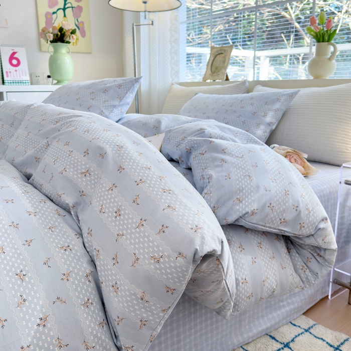 91家纺网 家纺一手货源 找家纺 怡家居 2024新款全棉印花第二批碎花类四件套 浅青