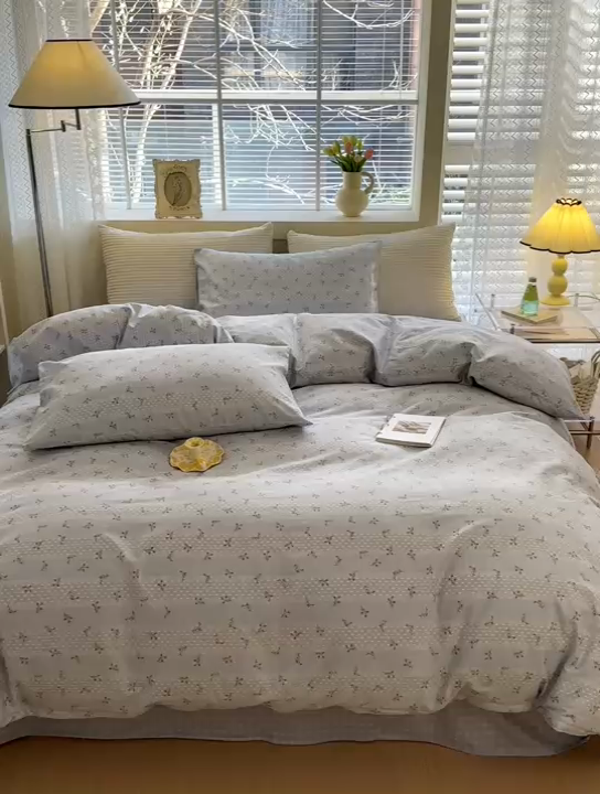 91家纺网 家纺一手货源 找家纺 怡家居 2024新款全棉印花第二批碎花类四件套 浅青