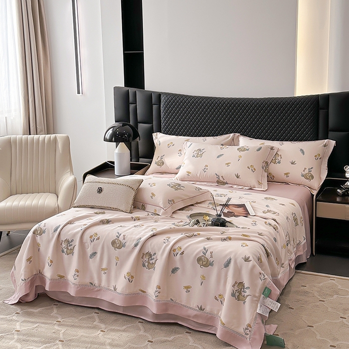 91家纺网 家纺一手货源 找家纺 娇逸家居 2025新款50支莱赛尔镂空花边印花天丝夏被 乖乖龙