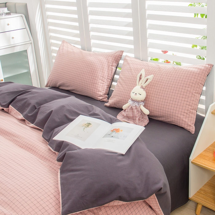 91家纺网 家纺一手货源 找家纺 柠萌家居 2024新款无印风A类全棉色织水洗棉四件套 丁香粉格