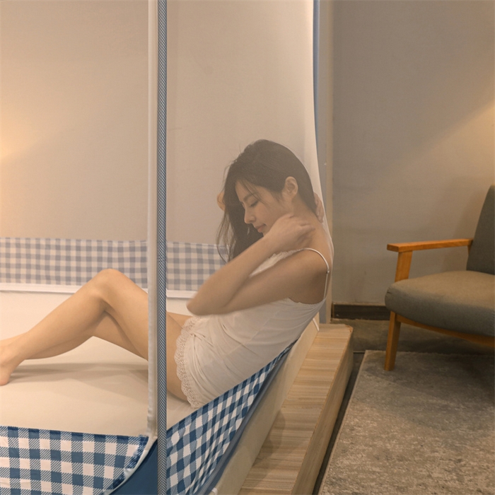 91家纺网 家纺一手货源 找家纺 佳梦家纺 2023新款方顶印花坐床蚊帐 夏日蓝