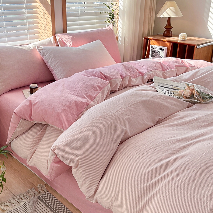 91家纺网 家纺一手货源 找家纺 柠萌家居 2024新款无印风A类全棉色织水洗棉四件套 粉密条纹