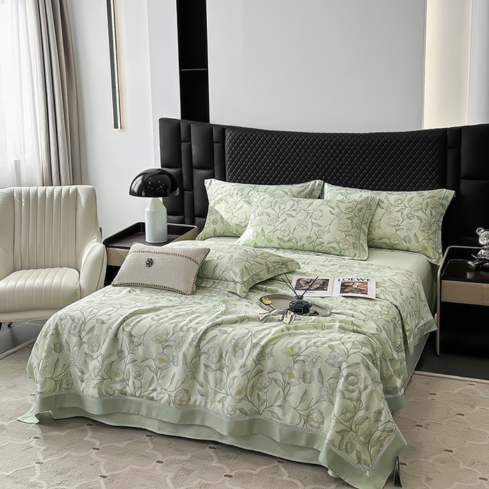 91家纺网 家纺一手货源 找家纺 娇逸家居 2025新款50支莱赛尔镂空花边印花天丝夏被 绿萌