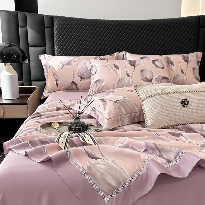 91家纺网 家纺一手货源 找家纺 娇逸家居 2025新款50支莱赛尔镂空花边印花天丝夏被 岚兮