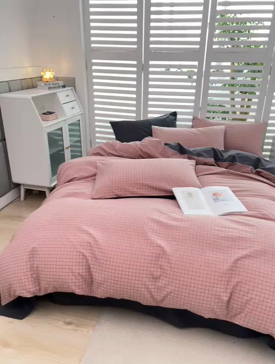 91家纺网 家纺一手货源 找家纺 柠萌家居 2024新款无印风A类全棉色织水洗棉四件套 丁香粉格