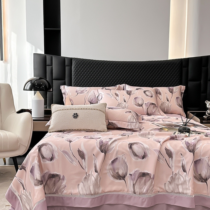 91家纺网 家纺一手货源 找家纺 娇逸家居 2025新款50支莱赛尔镂空花边印花天丝夏被 岚兮