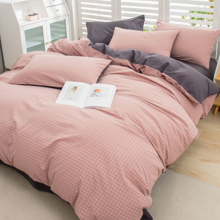 91家纺网 家纺一手货源 找家纺 柠萌家居 2024新款无印风A类全棉色织水洗棉四件套 丁香粉格