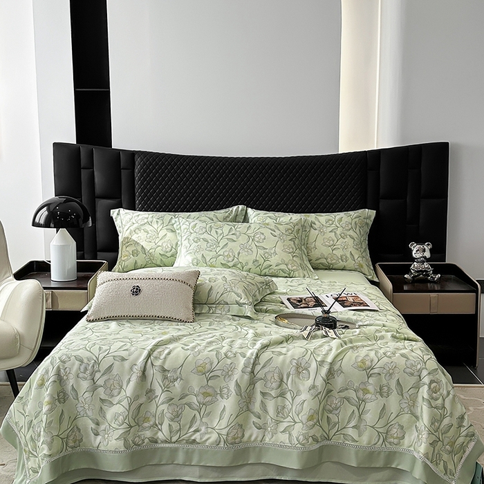 91家纺网 家纺一手货源 找家纺 娇逸家居 2025新款50支莱赛尔镂空花边印花天丝夏被 绿萌