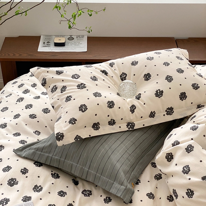 91家纺网 家纺一手货源 找家纺 宜家坊 2024新款全棉喷气13070小清新印花四件套-拍摄一 黑白恋曲