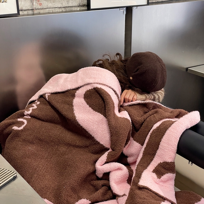 91家纺网 家纺一手货源 找家纺 （总）圆岛家纺 2024新款蝴蝶结系列高品质多功能针织半边绒毛毯