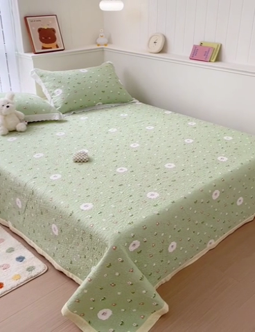 91家纺网 家纺一手货源 找家纺 羽爱家纺 2024新款A类双层纱棉花芯床盖套件 小绵羊