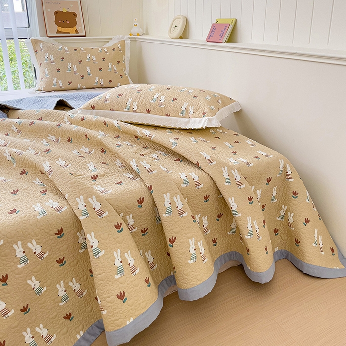 91家纺网 家纺一手货源 找家纺 羽爱家纺 2024新款A类双层纱棉花芯床盖套件 乖乖兔