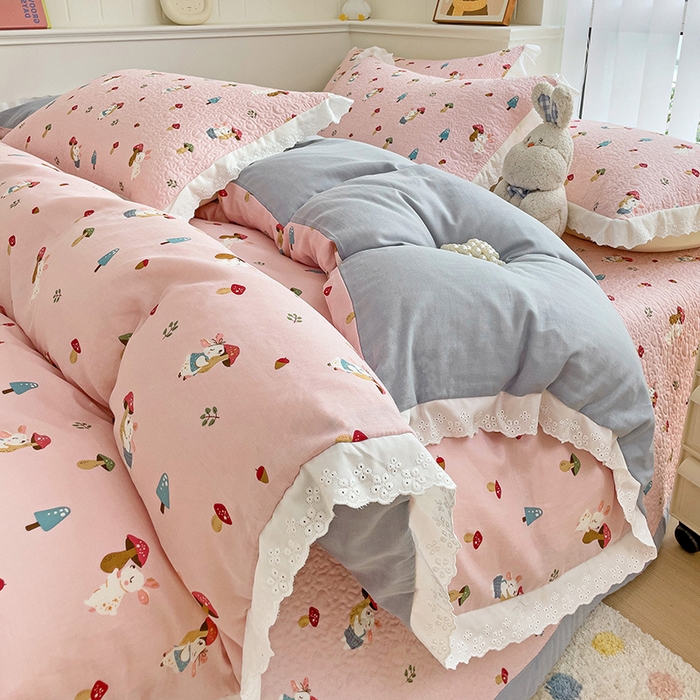 91家纺网 家纺一手货源 找家纺 羽爱家纺 2024新款A类双层纱棉花芯床盖套件 蘑菇兔