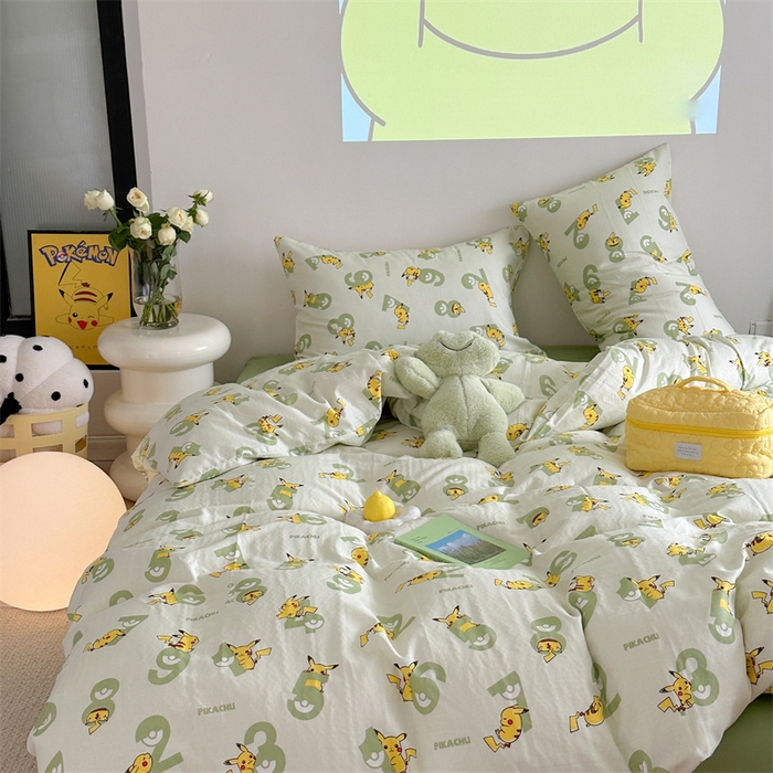 91家纺网 家纺一手货源 找家纺 时年 2024新款全棉双层纱四件套-宝可梦系列 皮卡丘绿果