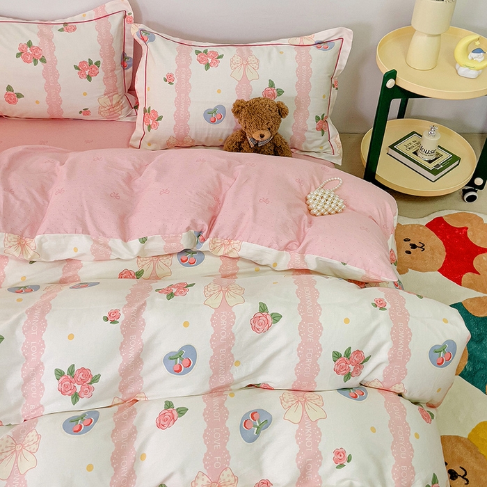 91家纺网 家纺一手货源 找家纺 乐童家纺 2024新款直播爆款13070纯棉印花吊边款一字绣四件套 玫瑰河畔