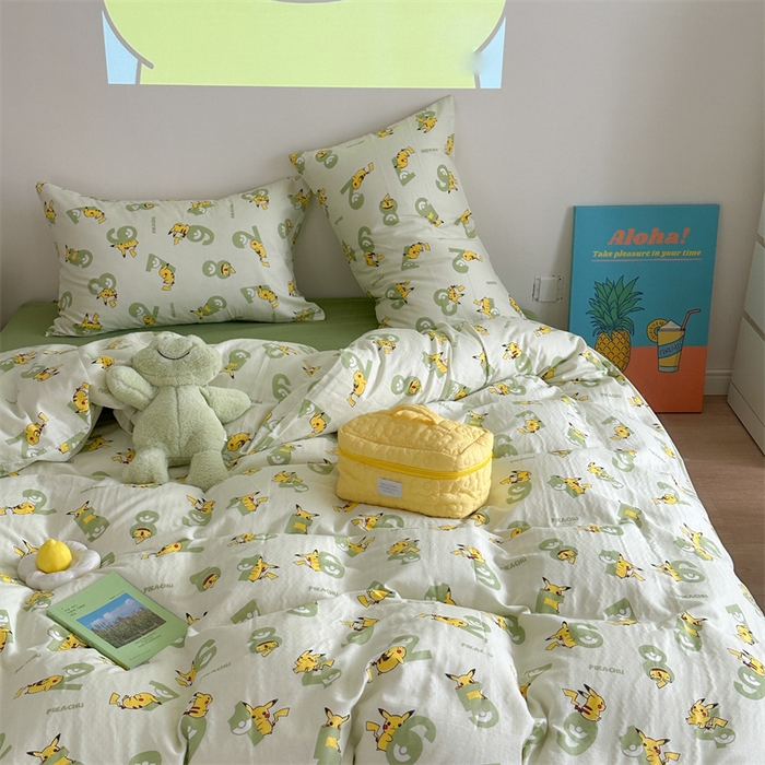 91家纺网 家纺一手货源 找家纺 时年 2024新款全棉双层纱四件套-宝可梦系列 皮卡丘绿果