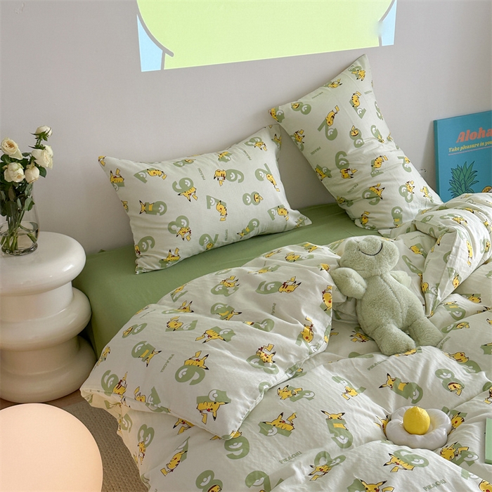91家纺网 家纺一手货源 找家纺 时年 2024新款全棉双层纱四件套-宝可梦系列 皮卡丘绿果