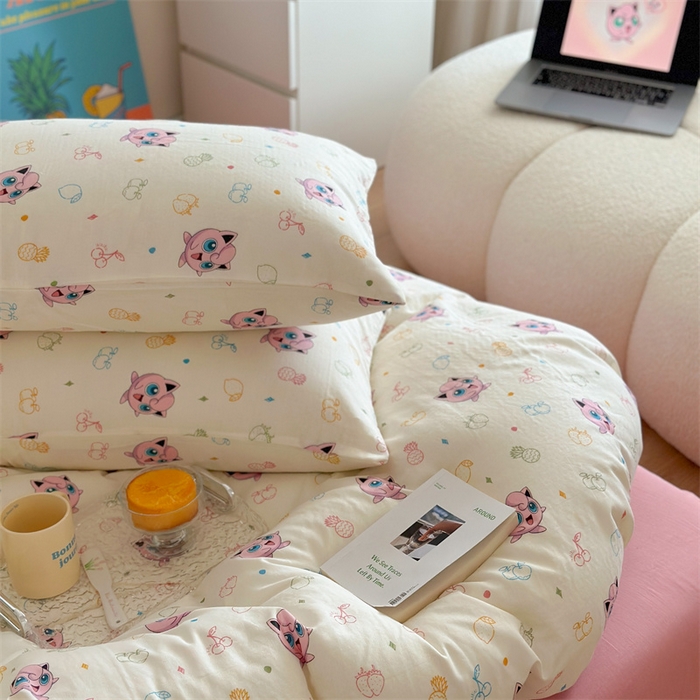 91家纺网 家纺一手货源 找家纺 时年 2024新款全棉双层纱四件套-宝可梦系列 小胖丁